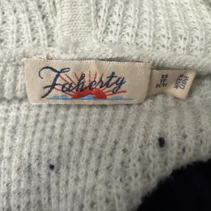 Faherty Organic Cotton Cashmere Chevron Knit Hoodie Navy Cream XS thumbnail 4
