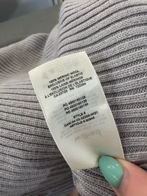 Aritzia Wilfred Cropped Turtleneck‎ Sweater 100% merino wool Medium thumbnail 7