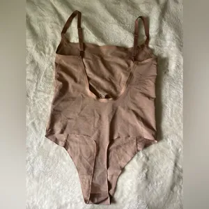SKIMS Sheer Sculpting Bodysuit NWT thumbnail 2