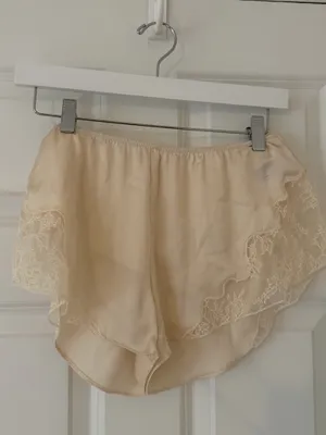 Zara lace trim satin short  thumbnail 2