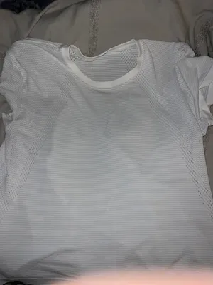 Lululemon Train To Be  Short Sleeve thumbnail 3