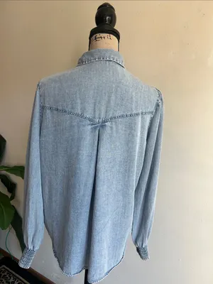 Jane + Delancey Chambray Snap Close Top Size Medium thumbnail 9