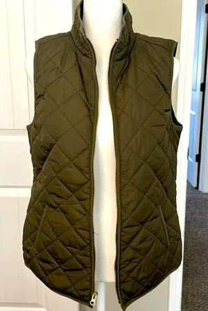 Old Navy ARMY GREEN PUFFER thumbnail 1
