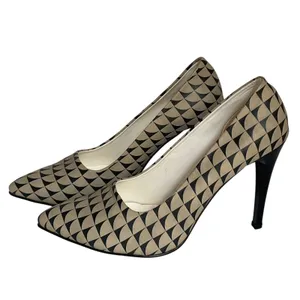 Geometric Print Pointed Toe Heels Women’s 9.5 Black Beige Statement Art Pumps thumbnail 2