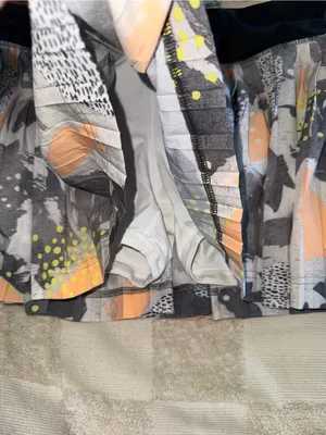 Lululemon Pleat to Street Skirt II "Mini Art‎ Pop White Multi / Black” size 10 thumbnail 2