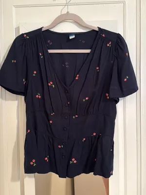 Old Navy Top thumbnail 3