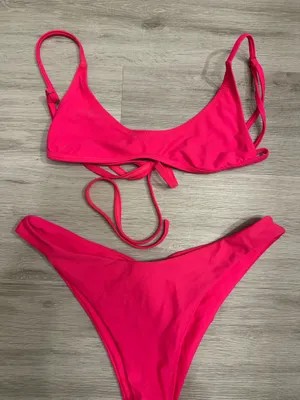 Amazon Bright Pink Bikini Set thumbnail 1