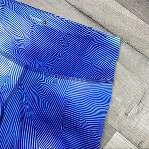 Reebok CrossFit Lux Bold 3/4‎ Wavy Ombré Legging Blue White XS thumbnail 5