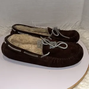 UGG women’s Sheep Lined Moccosin In Coco Brown Size 8. thumbnail 3