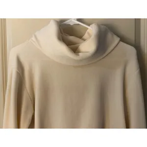 Wallflower Butter Turtleneck Fuzzy Sweater Women's Sz Medium thumbnail 5