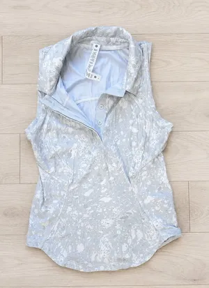 Lululemon Women's Golf Sleeveless Polo Tank Top Gray White Marble Print 0 thumbnail 1