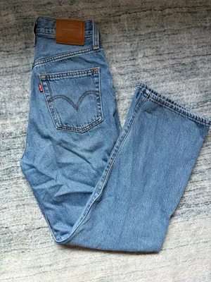 Levi’s Ribcage Straight Ankle Jeans thumbnail 1