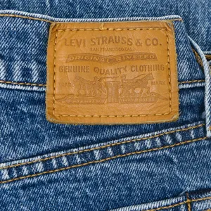 Levi’s Wedgie Straight Fit Jeans thumbnail 6
