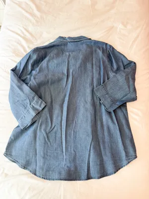 Gloria Vanderbilt Blue Denim Button Down Blouse Size Large thumbnail 2