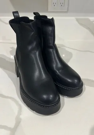 Madden girl chunky platform boots  thumbnail 1