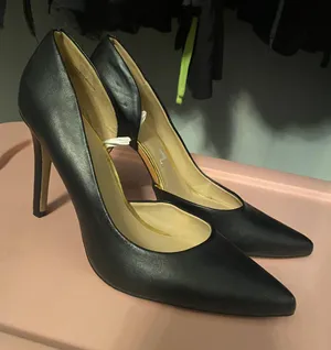 Classy Black Heels Size 8.5 thumbnail 1