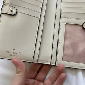 KATE SPADE Leather Slim Bifold Wallet White‎ Cream Quiet Luxury Designer READ thumbnail 8