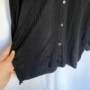 CuddlDuds black knit ribbed button down long sleeved shirt extra long women's TM thumbnail 3