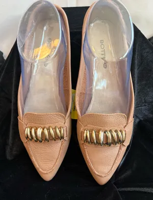 Bottero Women's Tan Leather Loafers with Gold Accent Size 6 thumbnail 1