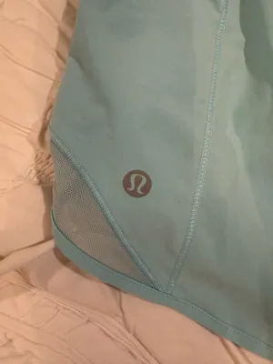Lululemon Shorts hotty hot 4” thumbnail 3