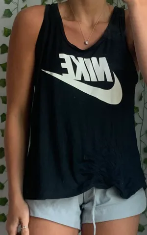 Nike Tank thumbnail 1