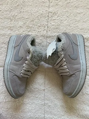 Nike Air Jordan 1 Low SE Sherpa Fleece Grey Suede Sneakers Womens Size 5.5 Cozy thumbnail 2