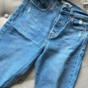 Levi Strauss Medium Wash Wedgie Jeans‎ Size 26 thumbnail 2
