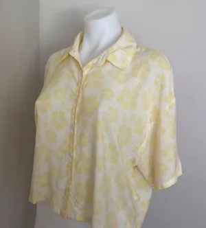 Forever 21 Hawaiian Hibiscus Cropped Button Down Shirt, Medium thumbnail 7