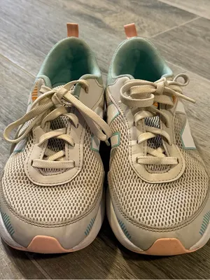 New Balance Women's Dynasoft 545 Gray Lace Up Top Sneaker Shoes Size 6 thumbnail 2