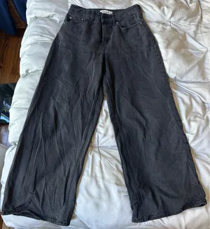 Abercrombie Curve Love Wide-Leg Jeans thumbnail 4