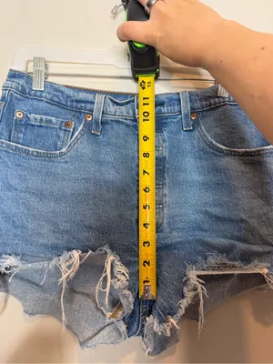 Levis 501 Distressed Cut Off Denim Shorts Womens 31 High Rise Festival Shorts thumbnail 6