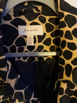 JM Collection Black and Beige Giraffe-Print Trench Coat with Belt thumbnail 5