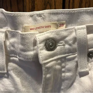 Levi’s | Mid Length White Denim Shorts | womens 28 thumbnail 7