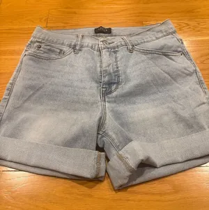 Curve appeal women’s Jean shorts size 8/29. thumbnail 1