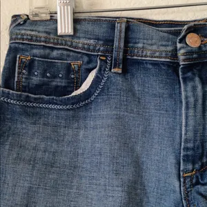 FINAL MARKDOWN Ladies' Old Navy Mid-Rise Cutoff Shorts (8) thumbnail 2