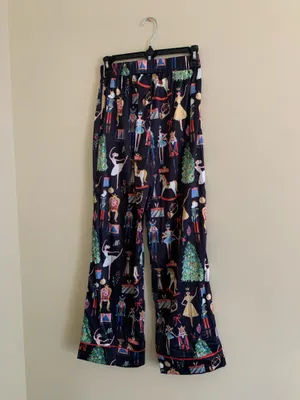 Sheshow Women’s small Christmas pajamas set (top & bottom) thumbnail 8