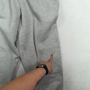 Lululemon XL Scuba Mid-Rise Oversized Jogger Regular Heathered Ultra Light Grey thumbnail 9