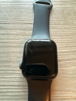 Black Apple Watch Series 8 41mm thumbnail 2