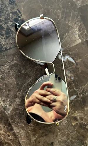 Quay Australia Sunglasses Gold thumbnail 1
