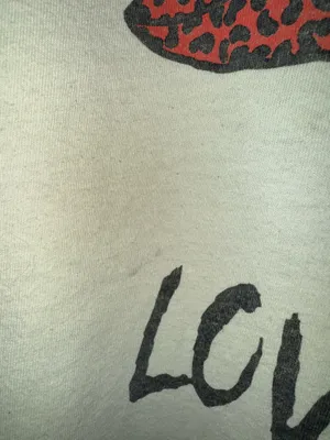 Def Leppard love bites leopard lips pale yellow tshirt. See condition thumbnail 2
