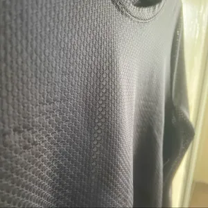 Black mesh long sleeve workout shirt Size L thumbnail 6