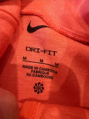 Nike Women's Maternity Reversible Pullover Pink Size Medium - C67-115 thumbnail 3