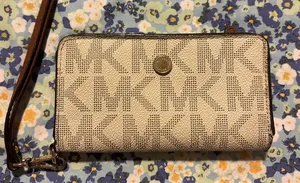 Michael Kors Wristlet thumbnail 1