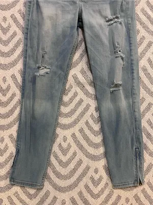 ABERCROMBIE & FITCH Women’s Distressed Skinny Fit Light Wash Blue Denim Jeans 10 thumbnail 3