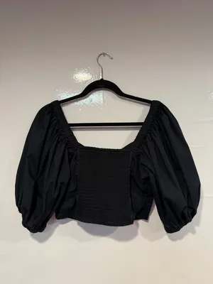 Black‎ puff sleeve Abercrombie and Fitch crop top thumbnail 4
