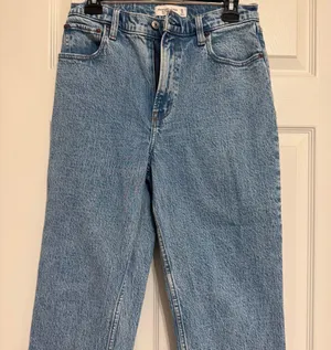 Abercrombie 90s straight ultra high rise thumbnail 1