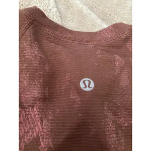Lululemon Swiftly Tech Short Sleeve 2.0 Shirt Size 6 Brown Rose Abstract Run Top thumbnail 4