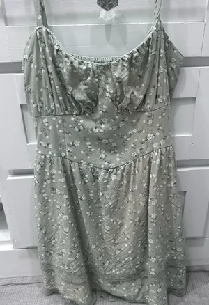 Hollister dress thumbnail 1