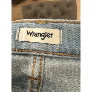 Wrangler Jean women’s 28 Jean short 3” inseam western cowgirl casual thumbnail 4
