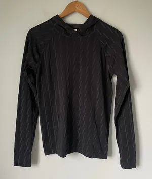 Lululemon Rest Less Hoodie Seamless Athleisure Lightweight Black Size Small thumbnail 1
